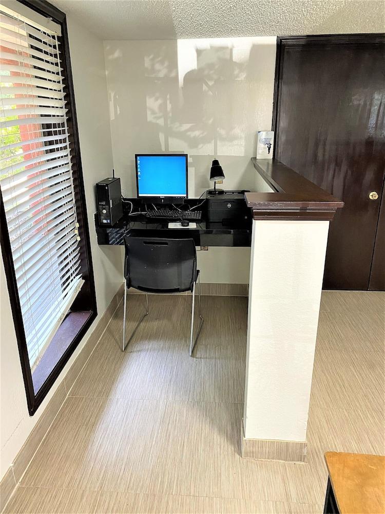 Days Inn By Wyndham Pensacola I-10 Ferry Pass Ngoại thất bức ảnh