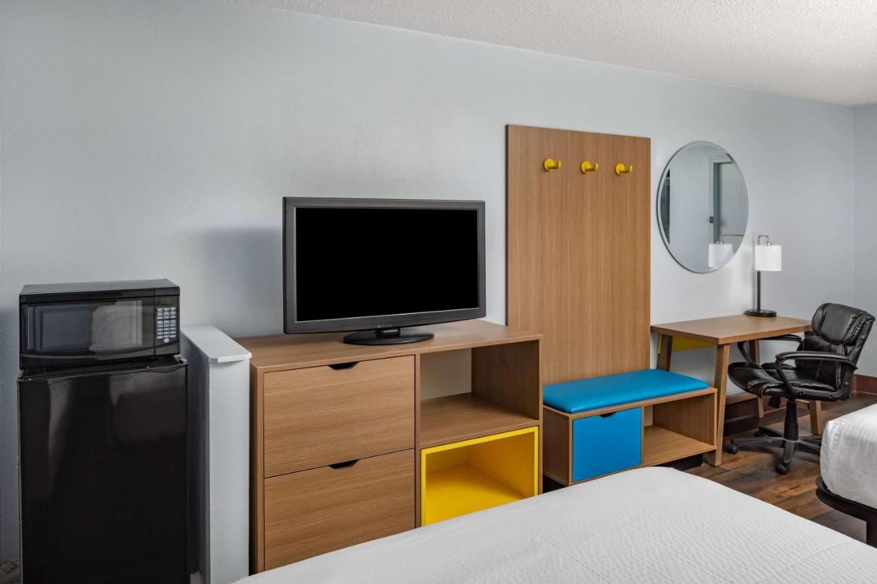 Days Inn By Wyndham Pensacola I-10 Ferry Pass Ngoại thất bức ảnh
