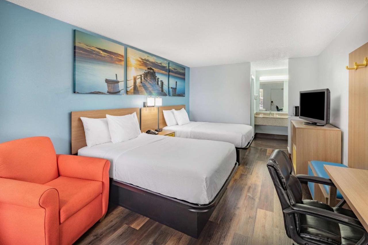 Days Inn By Wyndham Pensacola I-10 Ferry Pass Ngoại thất bức ảnh