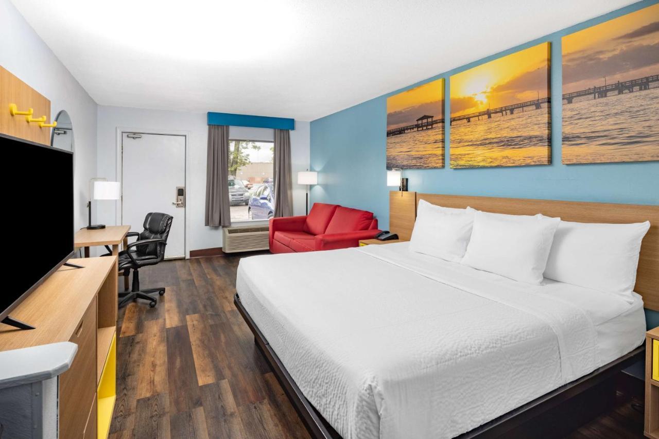 Days Inn By Wyndham Pensacola I-10 Ferry Pass Ngoại thất bức ảnh