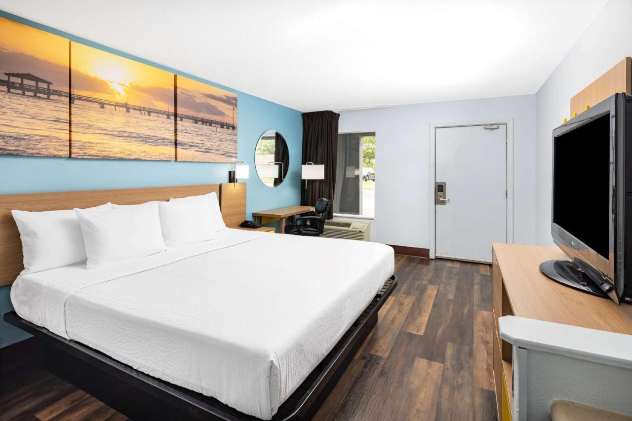 Days Inn By Wyndham Pensacola I-10 Ferry Pass Ngoại thất bức ảnh