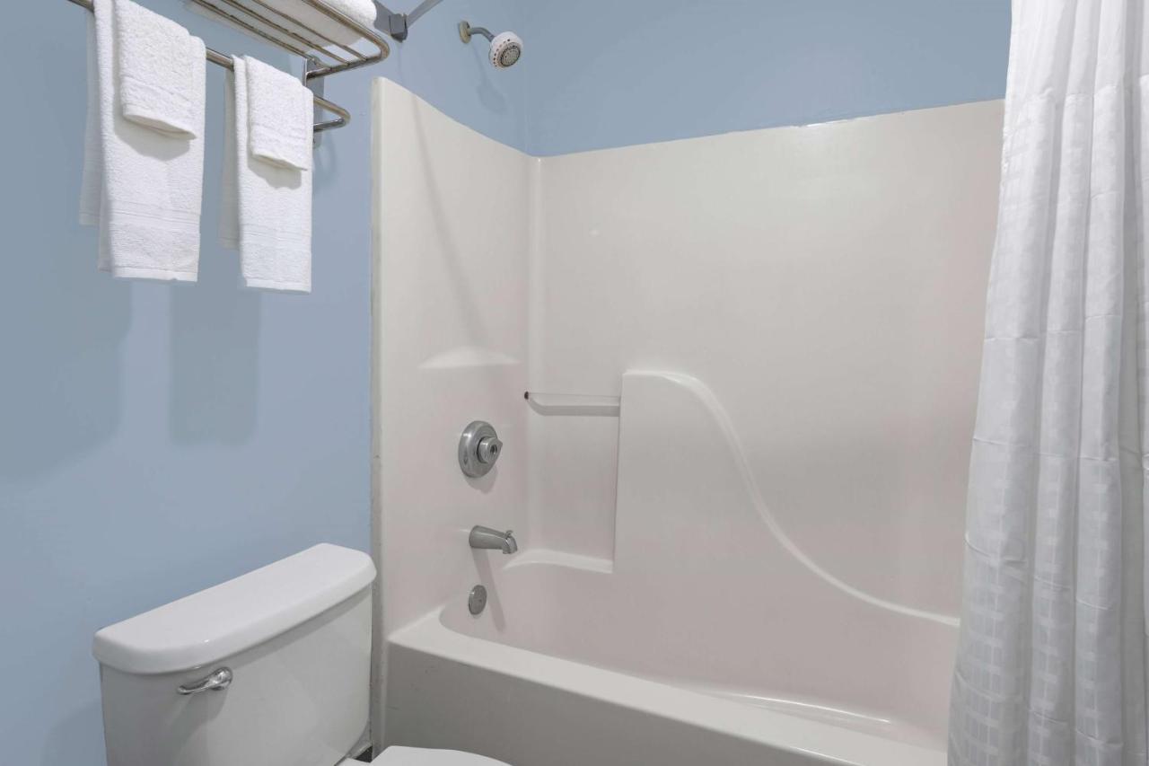 Days Inn By Wyndham Pensacola I-10 Ferry Pass Ngoại thất bức ảnh