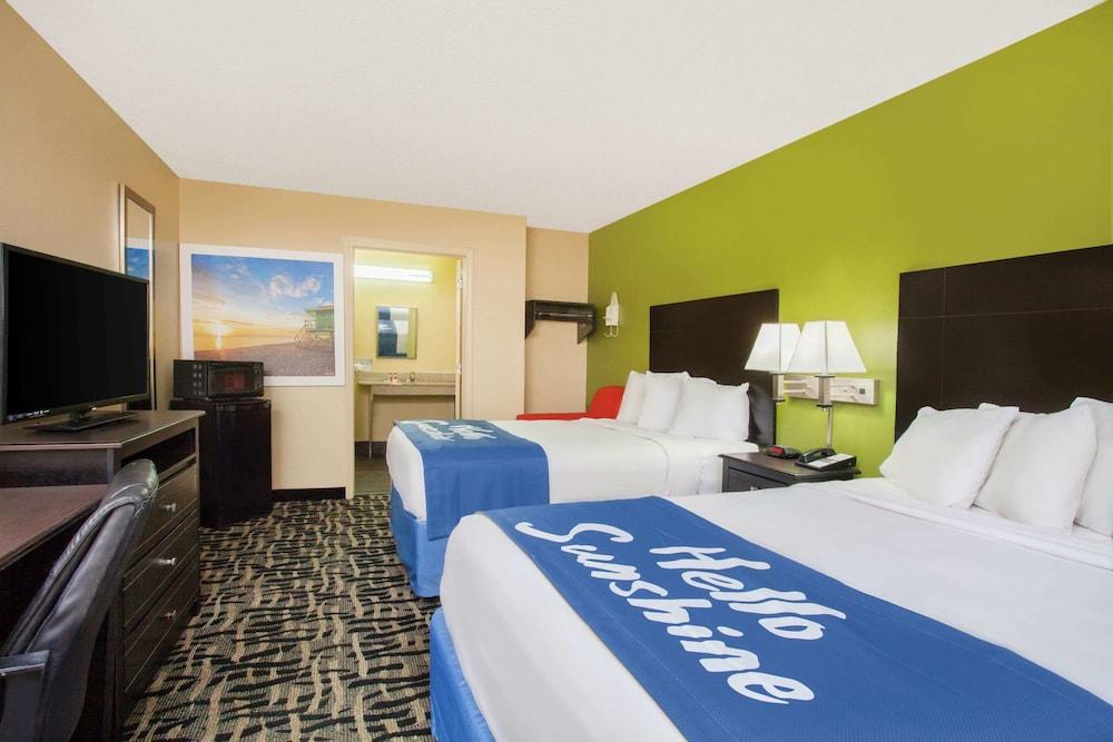 Days Inn By Wyndham Pensacola I-10 Ferry Pass Ngoại thất bức ảnh
