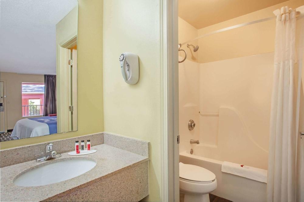 Days Inn By Wyndham Pensacola I-10 Ferry Pass Ngoại thất bức ảnh
