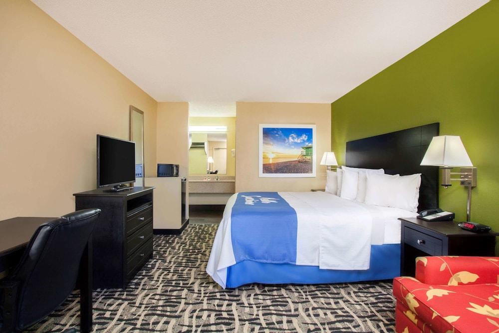 Days Inn By Wyndham Pensacola I-10 Ferry Pass Ngoại thất bức ảnh
