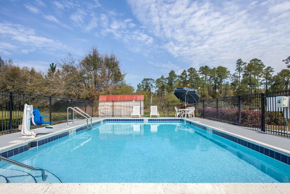 Days Inn By Wyndham Pensacola I-10 Ferry Pass Ngoại thất bức ảnh